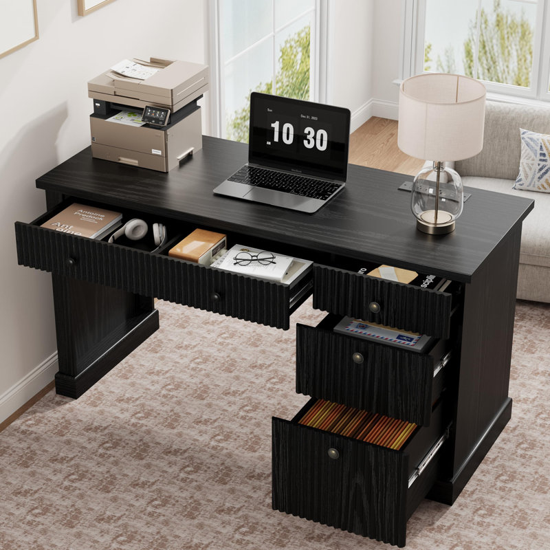 Bureau de direction moderne cannelé 54 "avec station de charge - Table d'écriture d'ordinateur en bois avec tiroirs classeurs pour bureau à domicile ou bureau