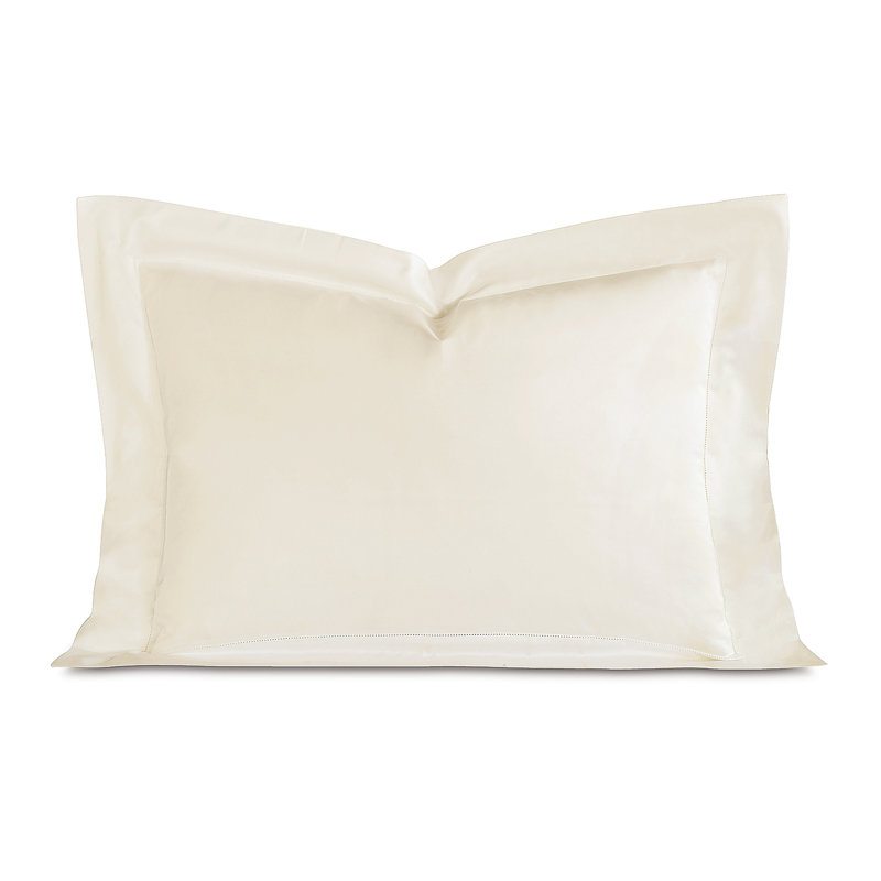 Roma Sham, Queen, Ivory