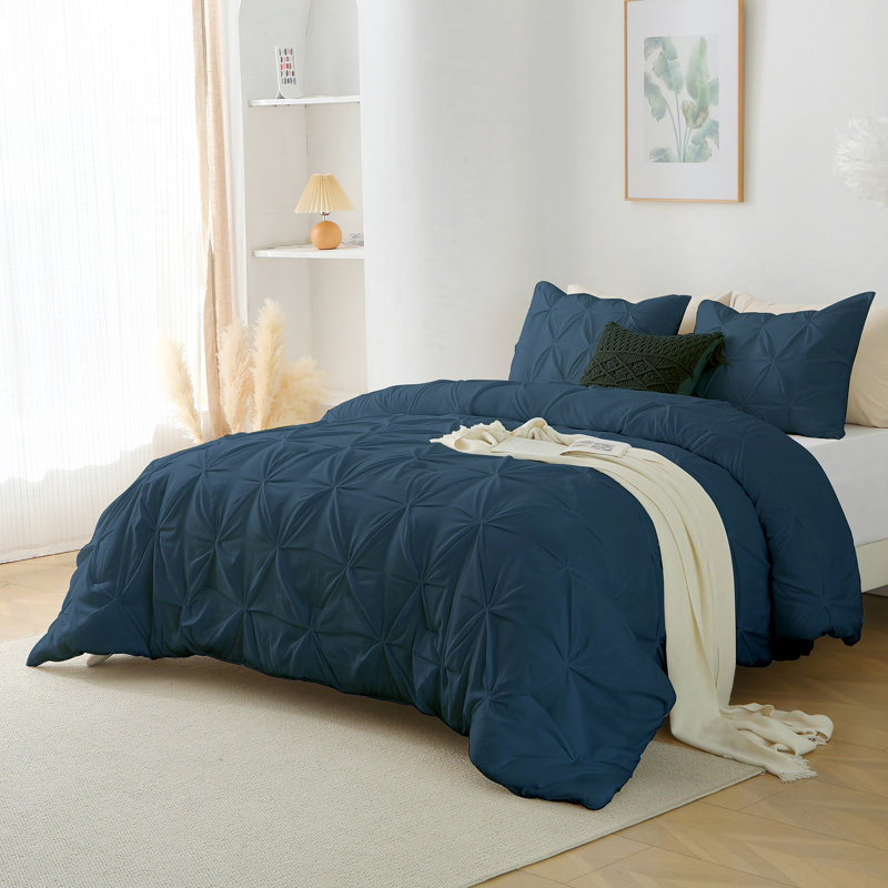 Pleat Polyester 3-Piece Comforter Set, Queen Comforter + 2 Pillowcases, Blue