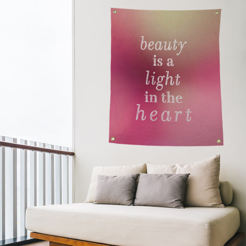 Tapisserie en polyester en citation de beauté, H 36 po x l 26 po, Lueur rose