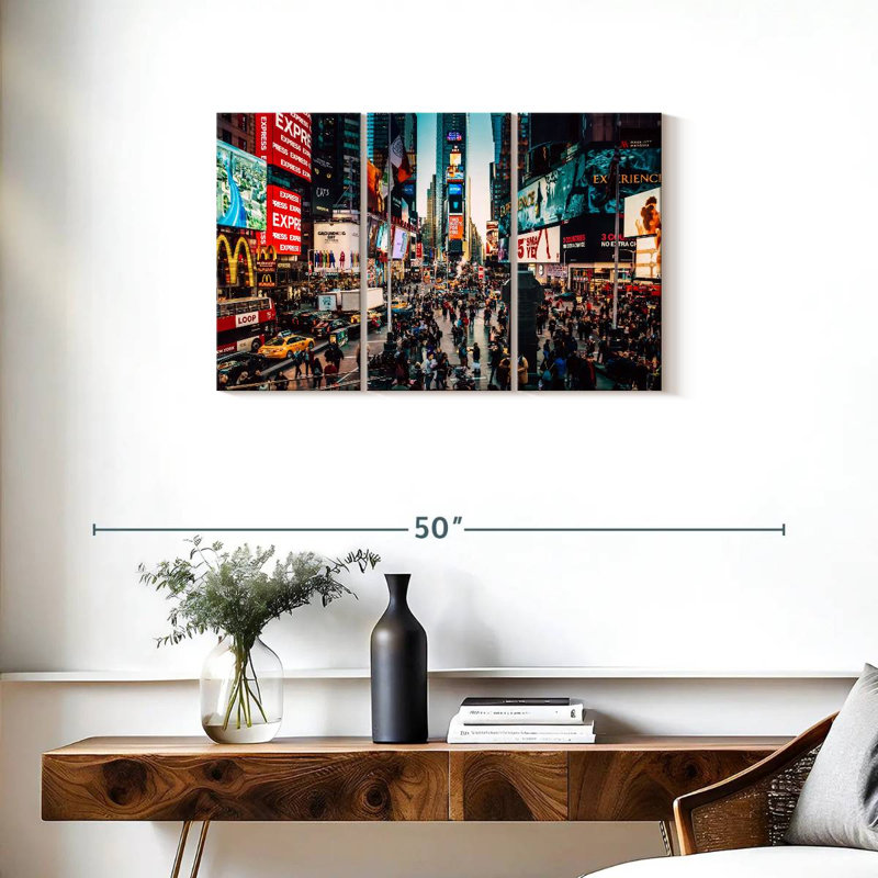 Sebbie Iconic Times Square, 20" H x 33" W