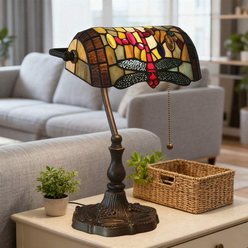 Lampe de bureau Tiffany avec abat-jour en verre coloré et base en alliage antique Tiffany
