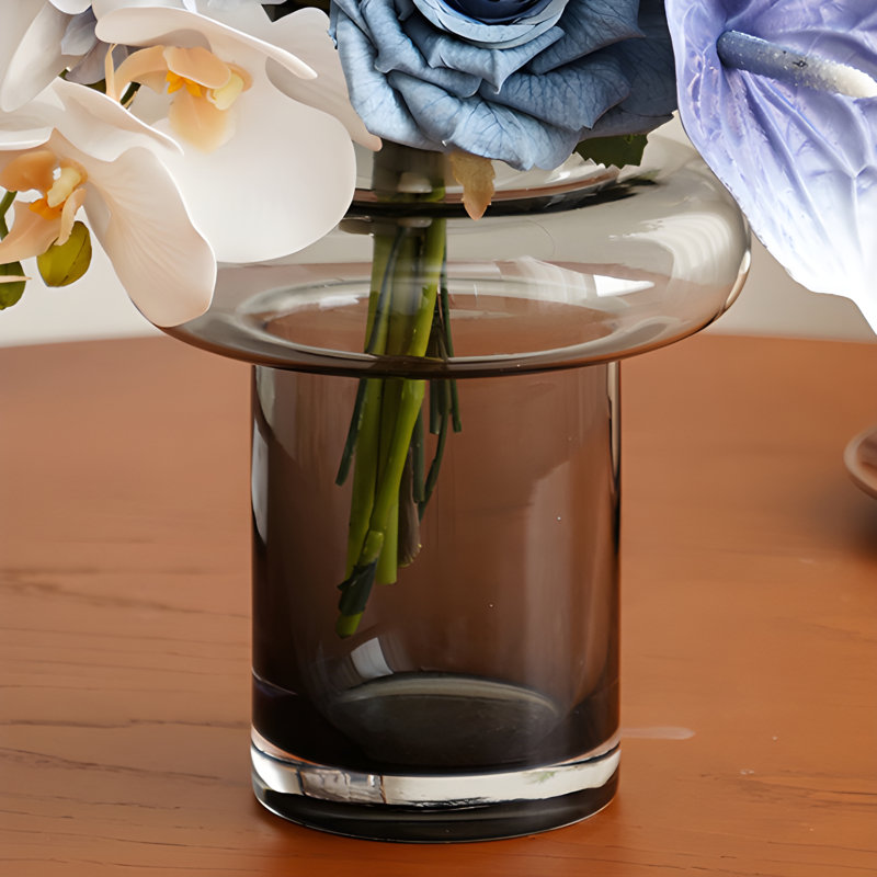 Ornements de fleurs simulées
