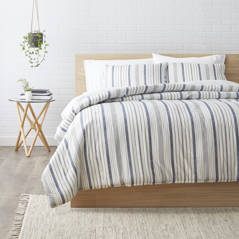 Brigitte Reversible Comforter Set, King Comforter + 2 King Shams