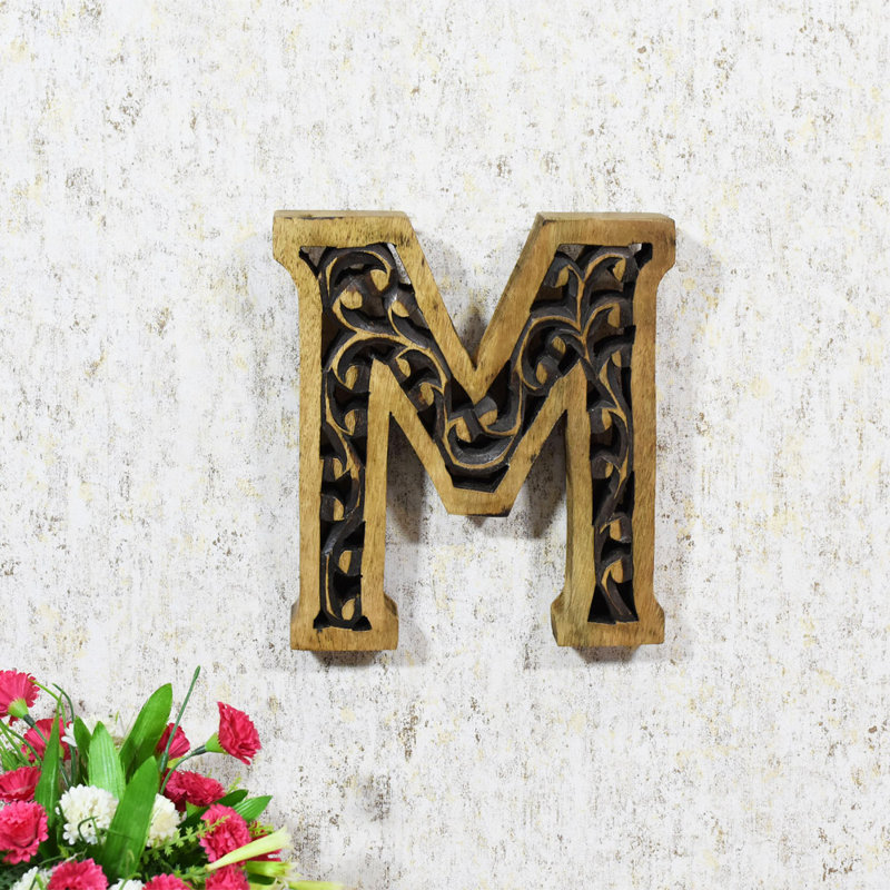Alphabet écologique, M, Brun héritage sculpté