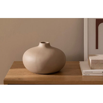 Corrisa Table Vase 1