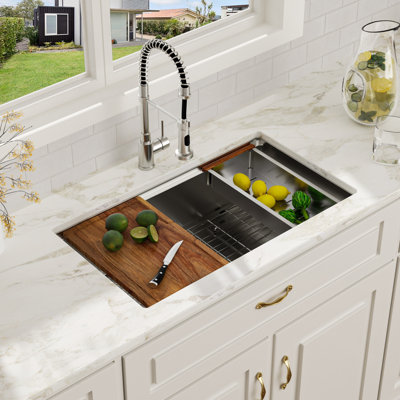 33 in. Undermount Workstation Kitchen Sink Single Bowl 16-Gauge Stainless Steel Kitchen Sink with Built-in Track and Accessories