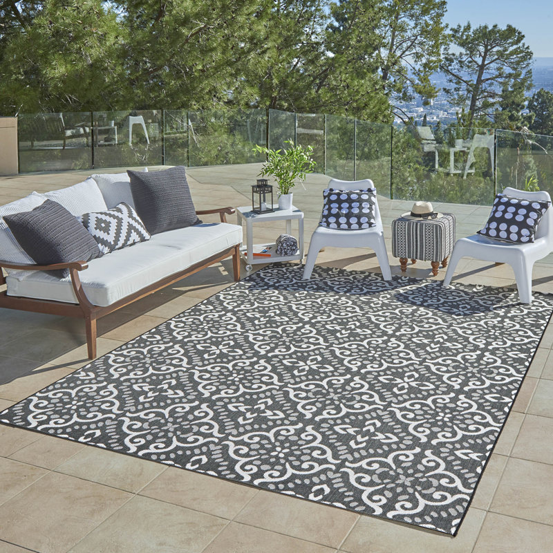 Solterra Cotto Black White Cream Traditional Scrolled Tile Flatweave Polypropylene Indoor/ Outdoor Area Rug