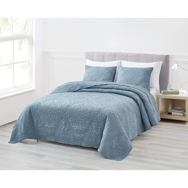 Medallion Embroidered Lightweight Cooling Quilt Set, Blue, Queen Quilt + 2 Standard Shams