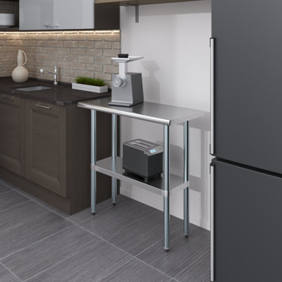 16 po X 36 po Table en acier inoxydable