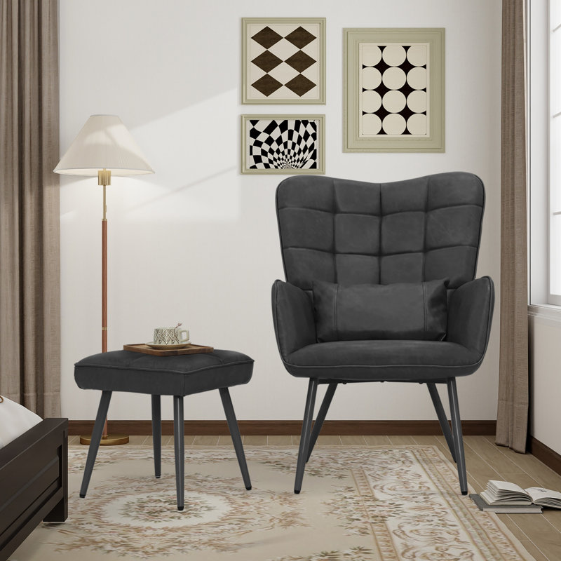 Fauteuil à oreilles et repose-pieds capitonné de 28,3 po de largeur Torianne, Similicuir noir