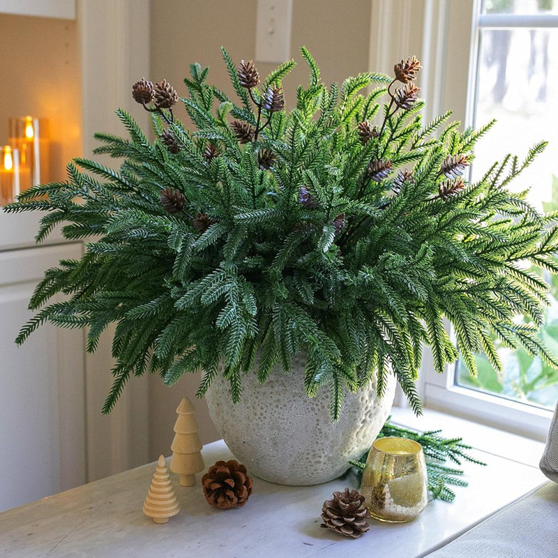 Tiges de pin artificielles de Noël Norfolk - 12 faisceaux de branches artificielles pour 2 vases avec tiges de pommes de pin