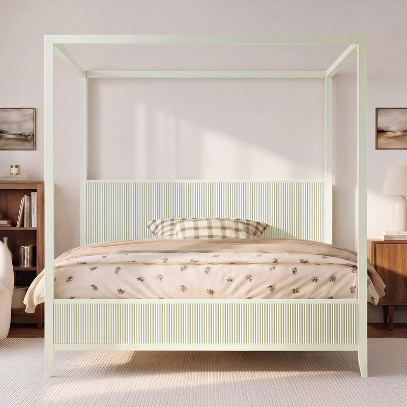 Lit plateforme à baldaquin en bois avec lattes de soutien, conception cannelée élégante et structure robuste pour un confort durable