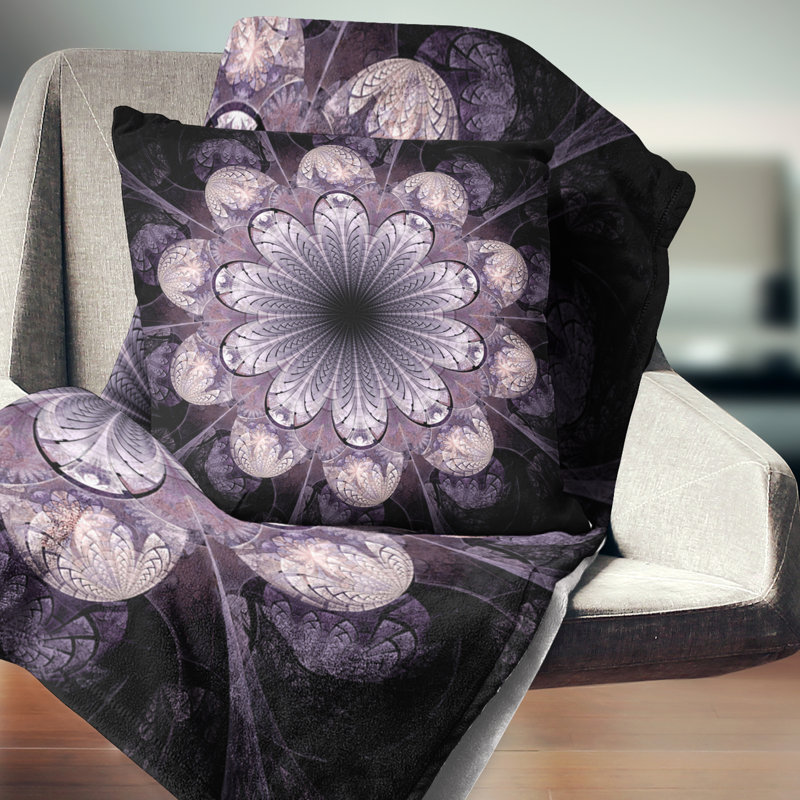 Motif de fleur fractale rose foncé - coussin imprimé abstrait, 18 po x 18 po, Coussin décoratif