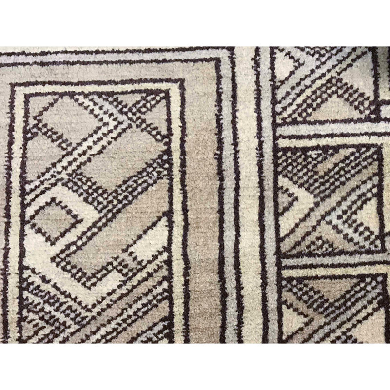 Hand-Knotted High-Quality Gray Area Rug