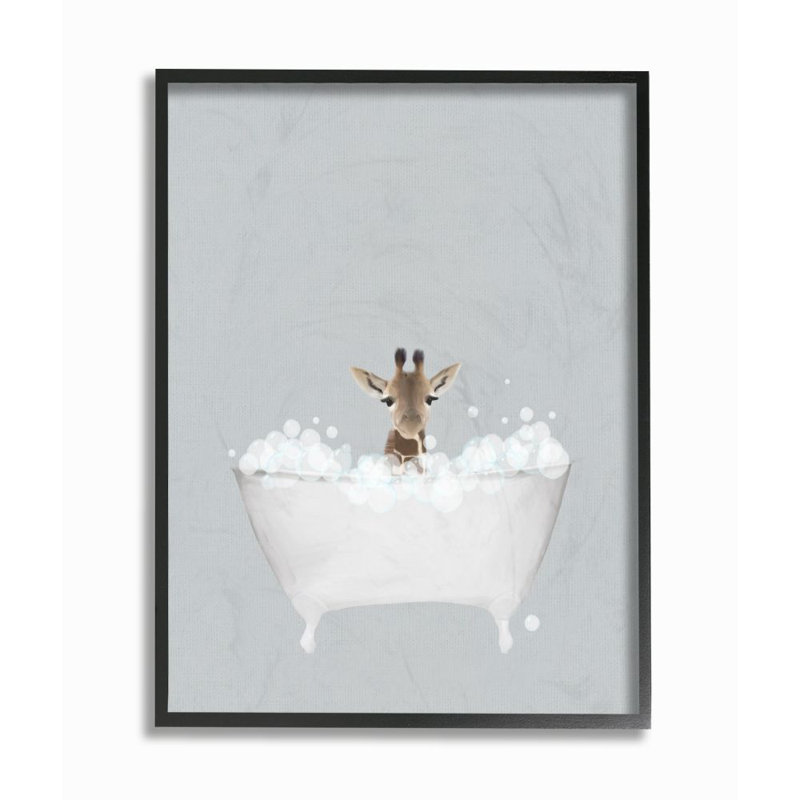«Giraffe Blue Bath» par Leah Straatsma - reproduction d'art, H 20 po x l 16 po, Giclée encadrée noir minuit