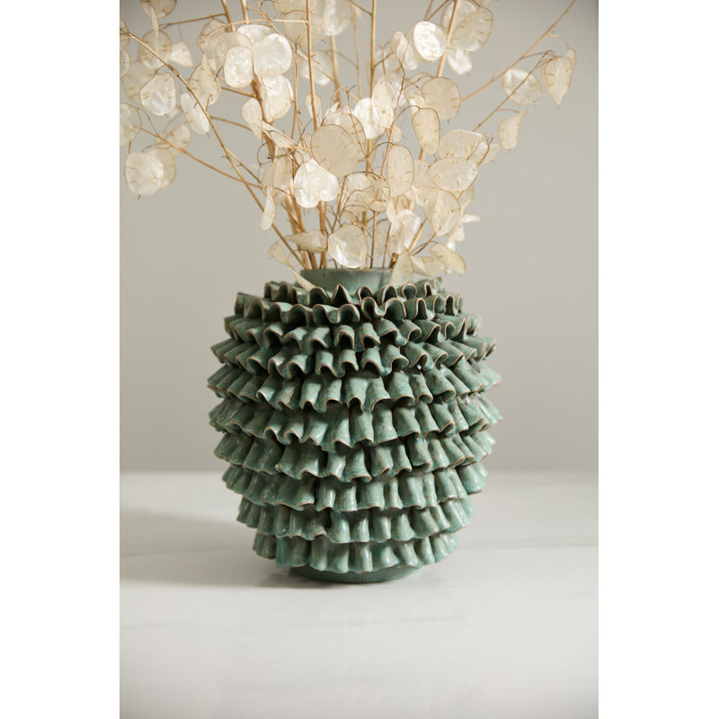 En Pointe Vase