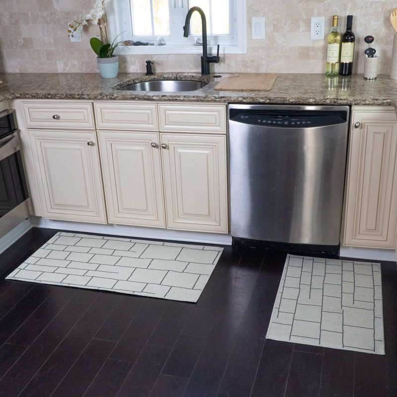 Aleksejs Geometric Non-Skid Kitchen Mat