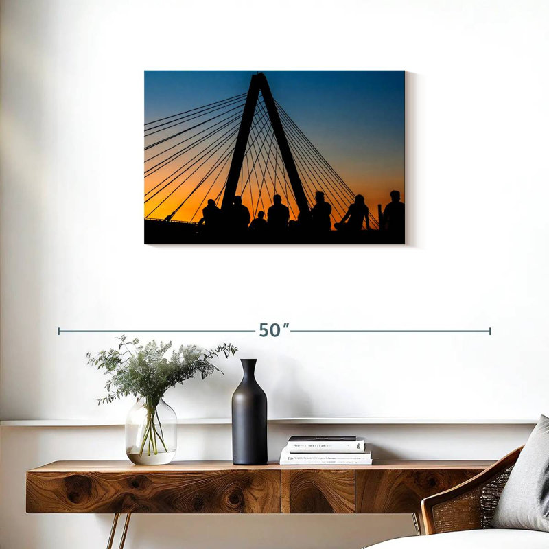 Silhouette de pont Lilie Bond