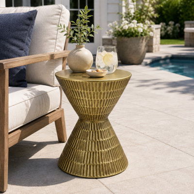 Table de bout décorative 20 "en forme de sablier avec texture martelée