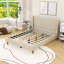 Lit plateforme tapissier en bois avec pieds en bois-382631831