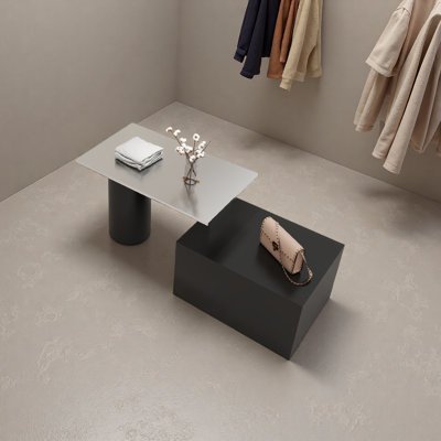 Présentoir dans le magasin de vêtements