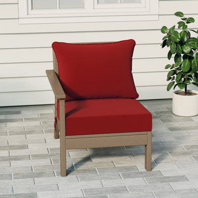 Chaise avec accoudoirs profonds à gauche avec coussins
