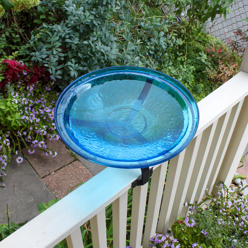 Bain d'oiseaux en verre craquelé avec support sur rail, H 8,5 po x l 15,25 po x P 14 po, Sarcelle