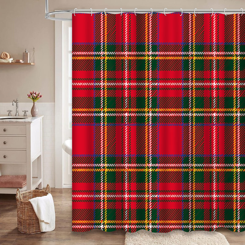 Rideau de douche Red Christmas Tartan, L 72 po x l 78 po