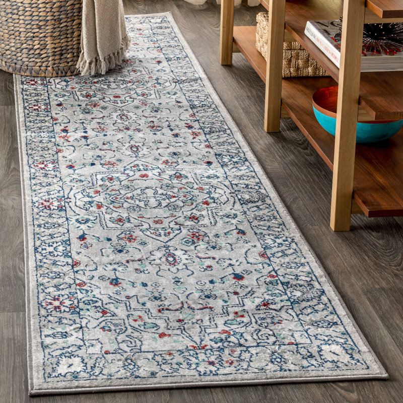 Tapis moderne persan rétro à motif de médaillons gris clair / multicolore Laymon, Tapis de couloir 2 pi 3 po x 8 pi