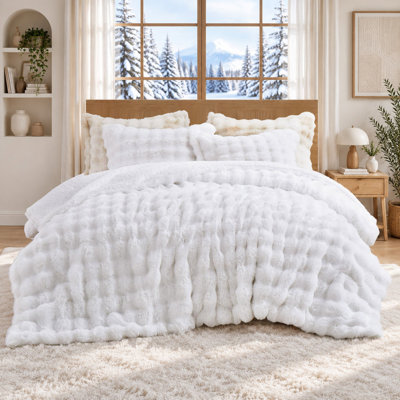 Plush Faux Fur Comforter Set with Pillow Shams, Heavyweight Warmth & Reversible Sherpa Comfort