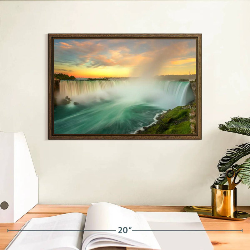 Paysage des chutes du Niagara, 13 po x 9 po, Cadre flottant noyer