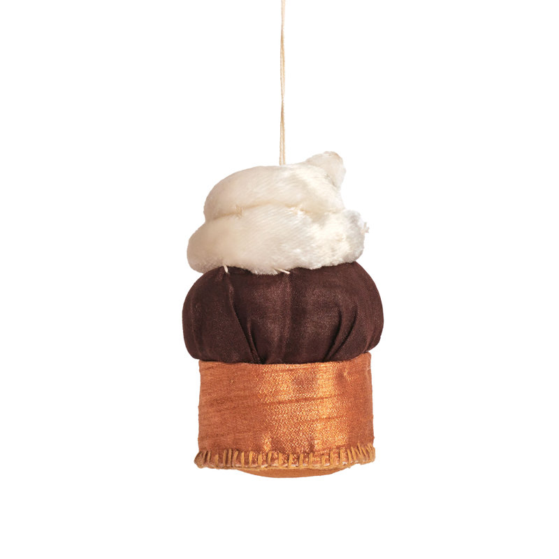 Pop ornament-cupcake