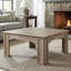 Table basse de style campagnard, table basse carrée rustique avec finition grain de bois et pieds carrés décoratifs, table de salon moderne-675635112