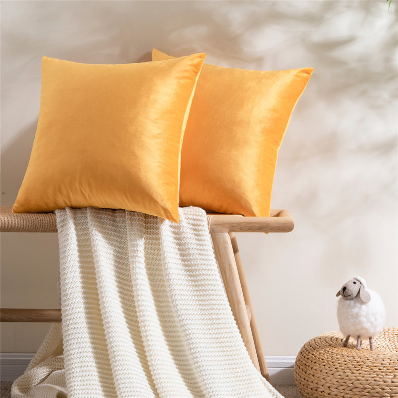 (Couvertures avec insertions) Ensemble de deux coussins décoratifs de 18 po ou 20 po, H 18 po x l 18 po, Jaune, Polyester
