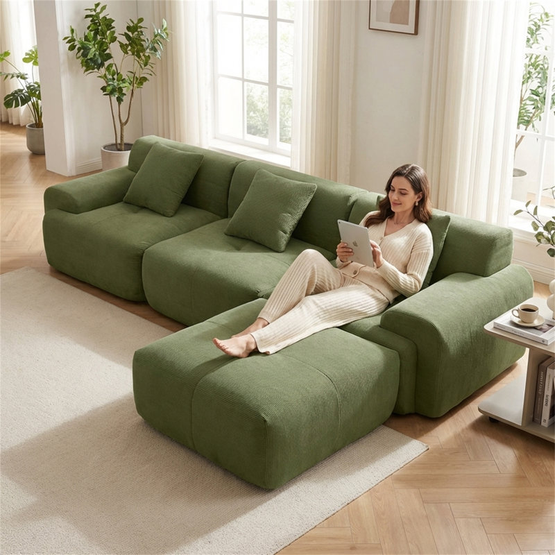 Canapé modulaire en forme de L de 113 pouces avec un design profond et un repose-pieds amovible, comprenant un canapé à trois places surdimensionné en velours.