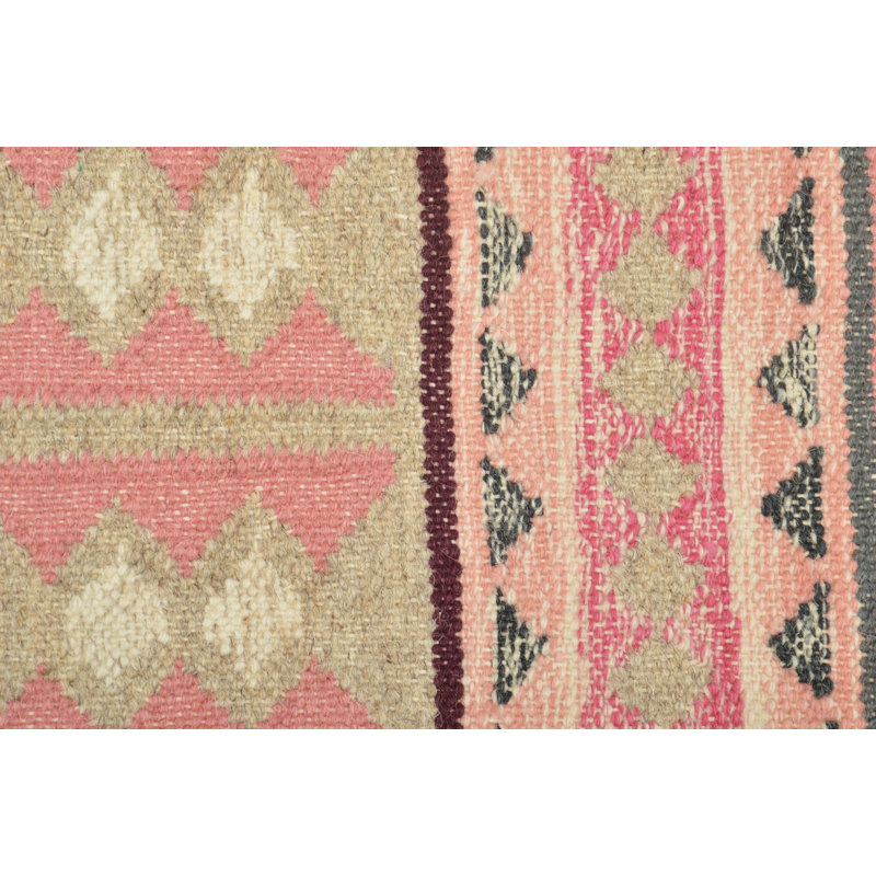 Sand In Your Feet Southwestern Area Rug in Pink/Beige/Gray, Runner 2'6" x 7'