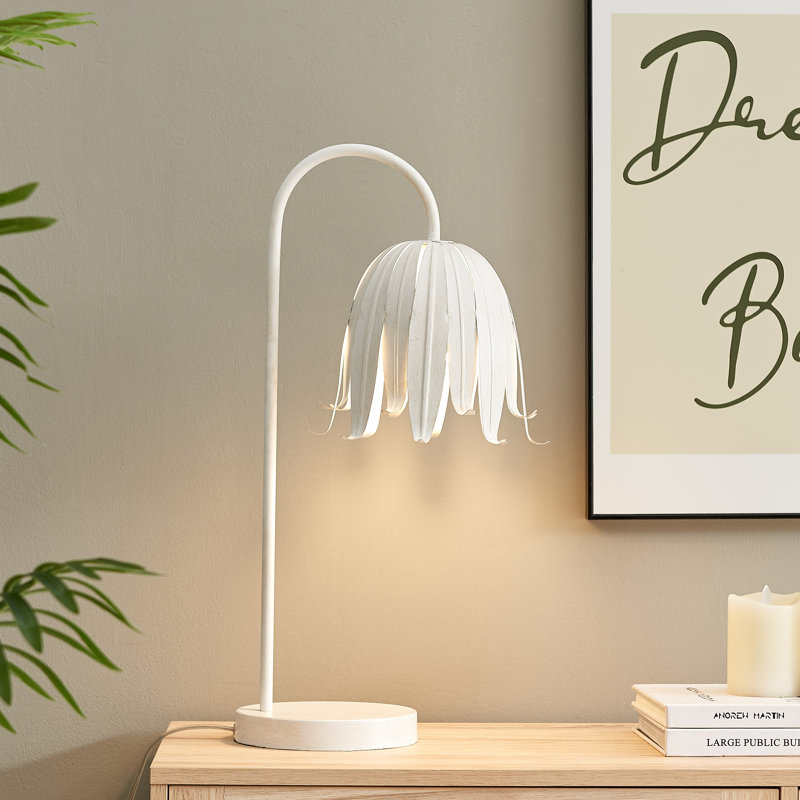 Lampe de table en acier 23,63 "Kialani, Blanc