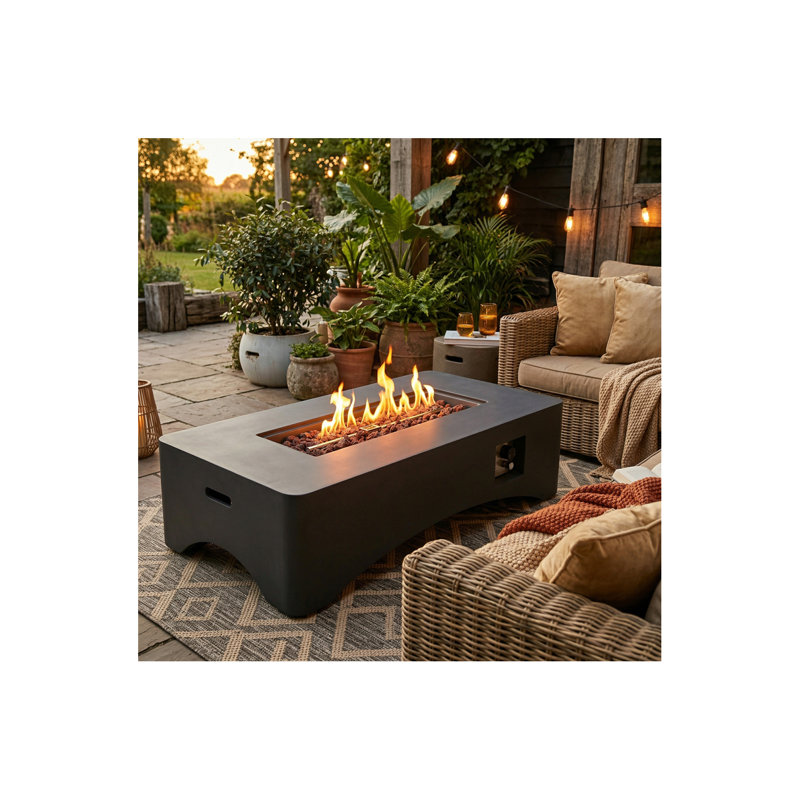 Table de foyer d'extérieur au propane de 56 po, foyer d'extérieur rectangulaire au gaz 50 000 BTU, foyer d'extérieur minimaliste moderne pour terrasse de patio, foyer en béton avec couvercle imperméable, pierres de lave et siège de réservoir
