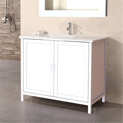 Armoire h 31 po x l 35 po Bryden