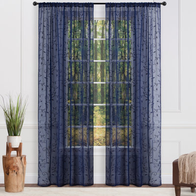 Paire de rideaux transparents avec passe-tringle Delicia
