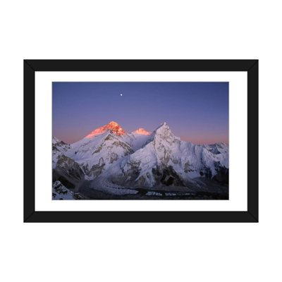 «Moon over Summit of Mount Everest, Lhotse, and Nuptse as Seen from Mount Pumori, Sagarmatha National Park, Népal», reproduction de photo sur toile