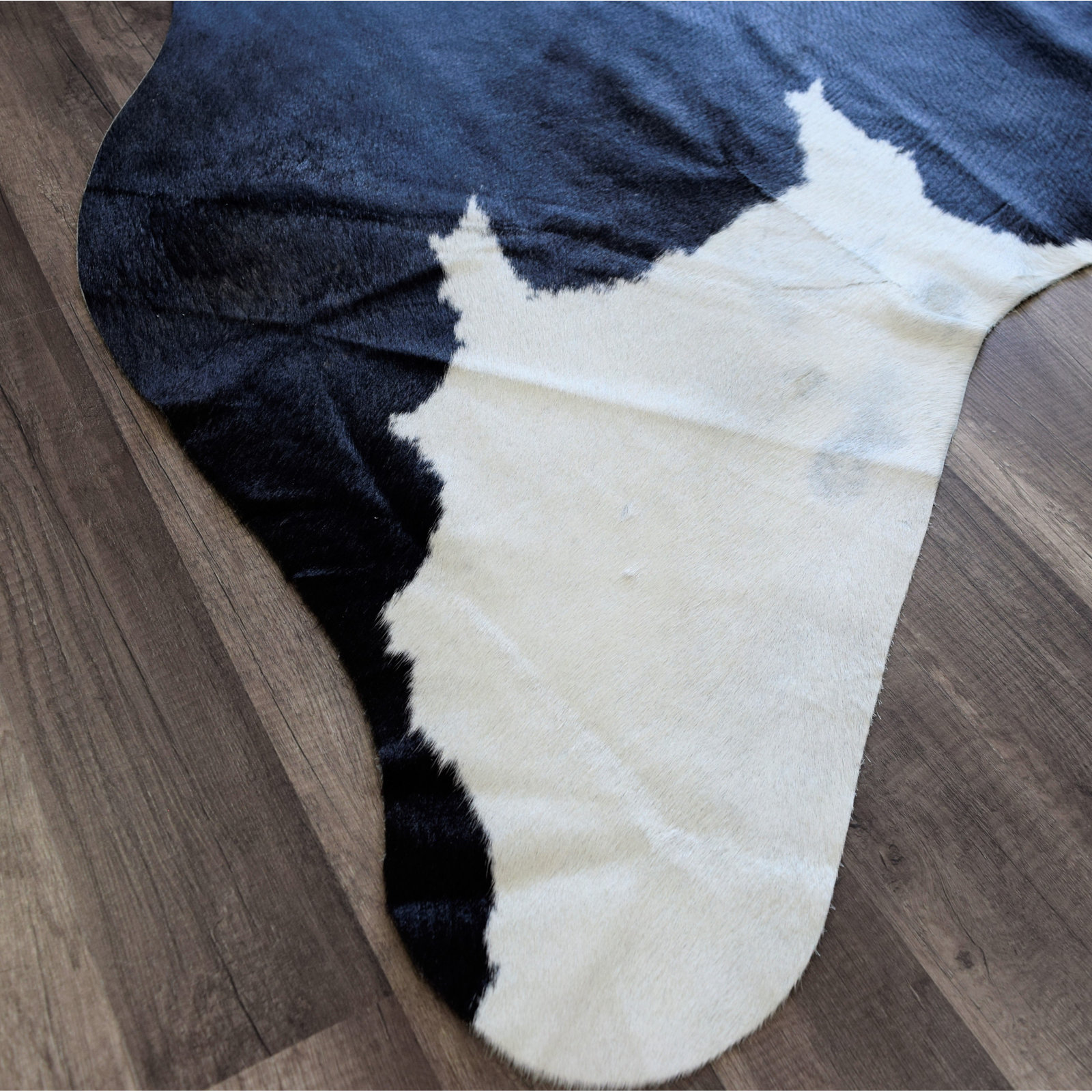 Charlize Whitish Black Handmade Cowhide Rug, 6' x 8'