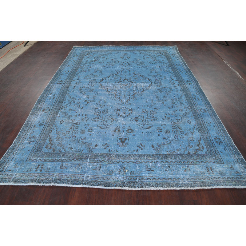 Tapis bleu en laine noué à la main de conception unique 6 pi 8 po x 9 pi 6 po années 1960