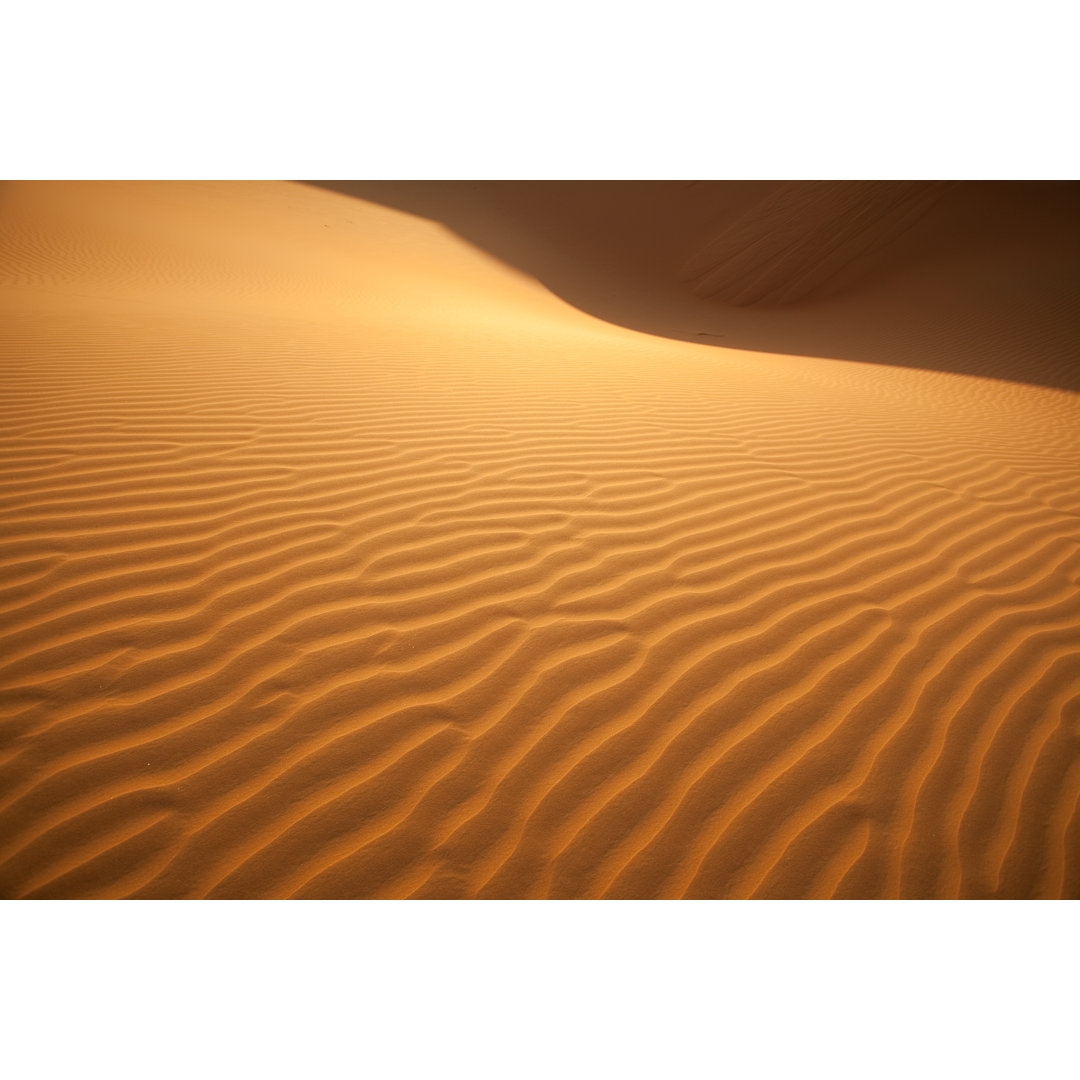 Beautiful Sand Desert Dunes von Amriphoto - Kunstdrucke auf Leinwand ohne Rahmen