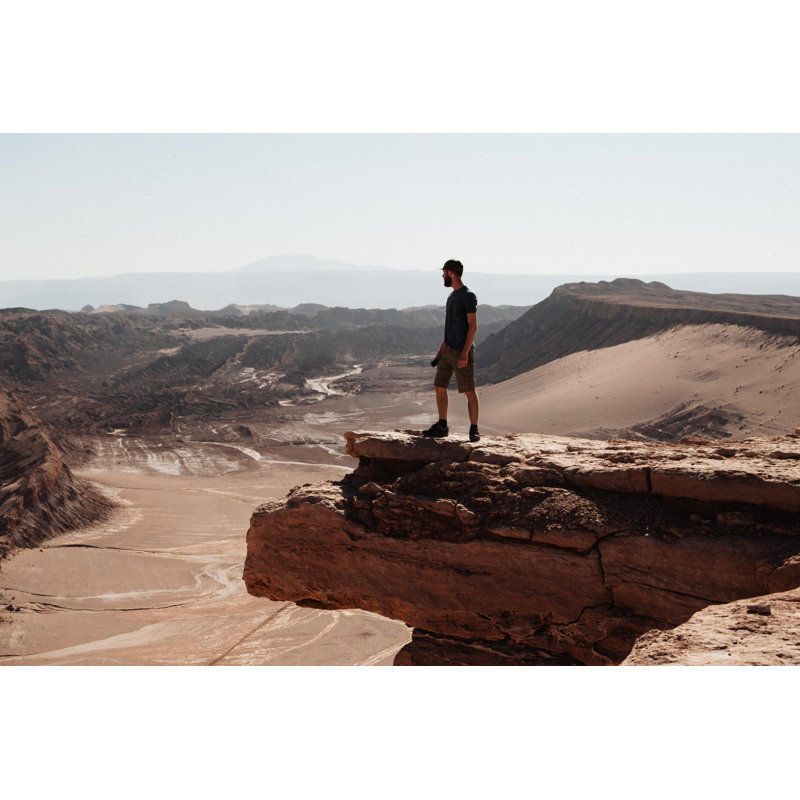 «Man Enjoying» par Nazar Rybak, H 24 po x l 36 po