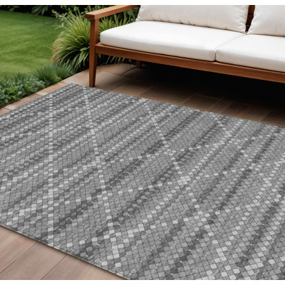Tapis extérieur lavable à motif géométrique gris et argent 10 pi x 14 pi