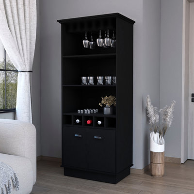 Bar noir avec étagère pratique en verre et intérieur moderne avec tablettes pratiques