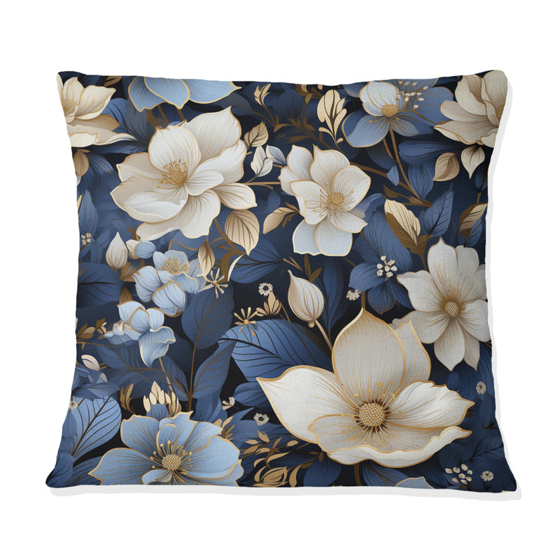 Coussin décoratif blanc à imprimé floral blanc et bleu nuit, H 16 po x l 16 po