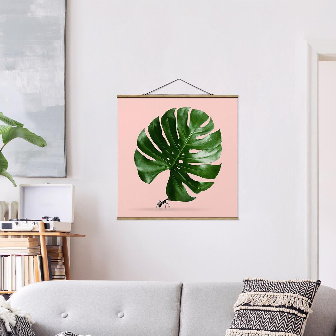 Stoffbild Ameise mit Monstera-Blatt von Jonas Loose